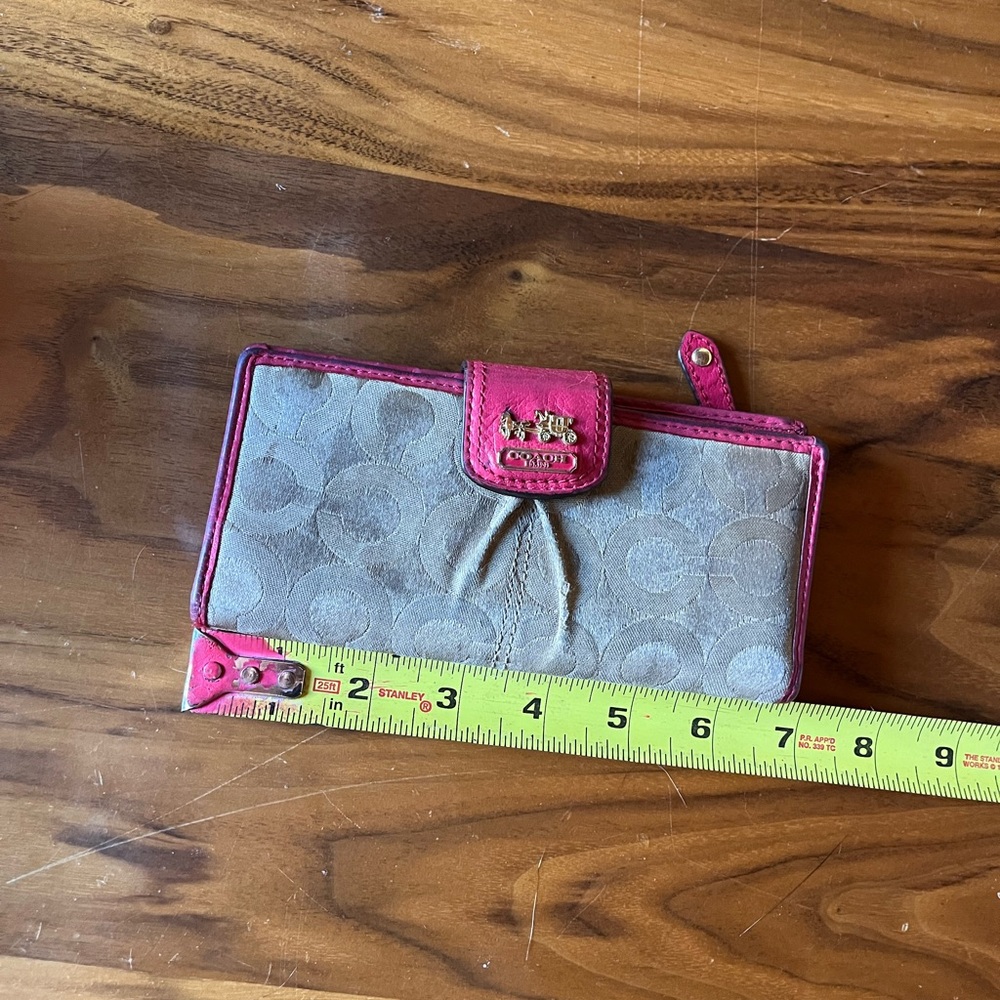 Coach Wallet / Card Holder - Picture 10 of 11